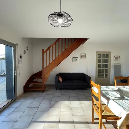 Hébergement de vacances Maison Familiale Spacieuse, 5 Chambres, à 350m De La Des Demoiselles, Calme Et Confort - Fr-1-323-489